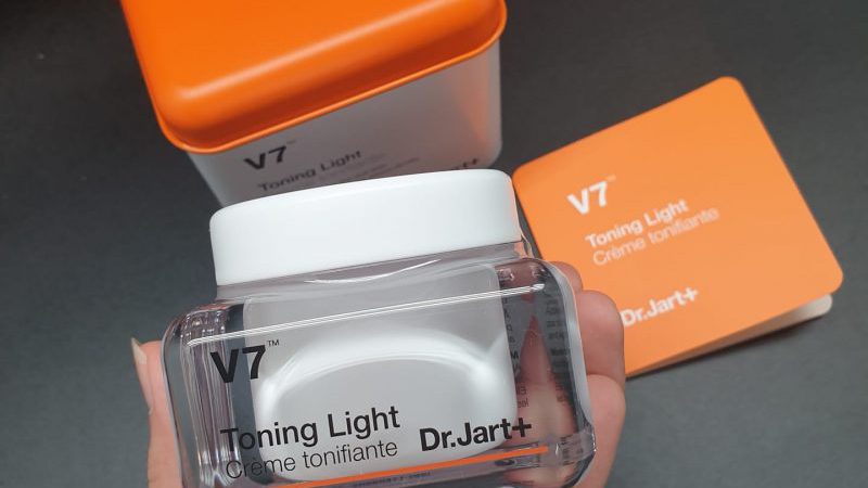REVIEW Kem V7 Hàn Quốc Toning Light: Công Dụng, Cách Dùng, Có Tốt Không, Giá Bán 01/2026